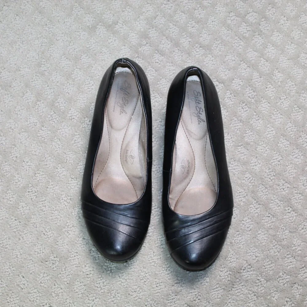 Soft Style Women's 8 Black Ballet-style Low 1.5